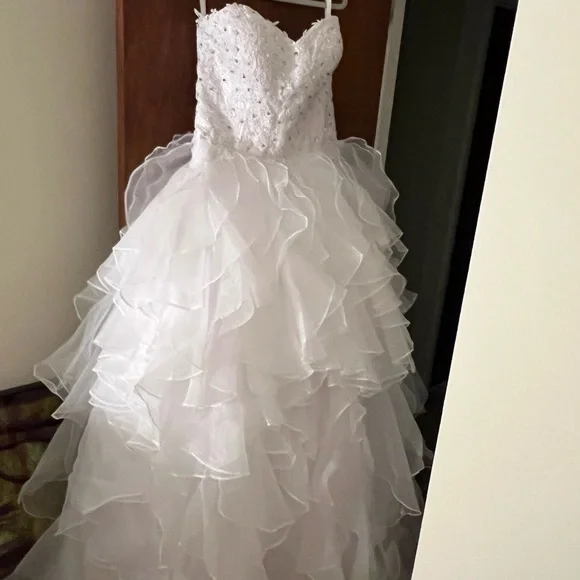 Dresses | Size 12 Wedding Dress Wbeading Layered Ruffled Bottom Absolutely  Gorgeous | Poshmark